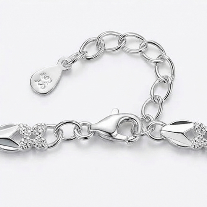 Clovara - Textured Silver Clover Chain Bracelet