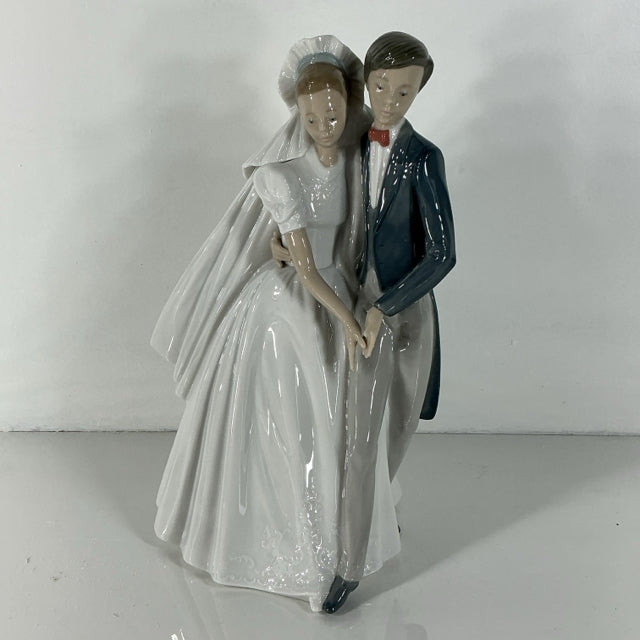 Nao Statue/Figurine/Bust