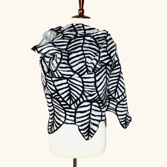 Outlined Leaf Wrap