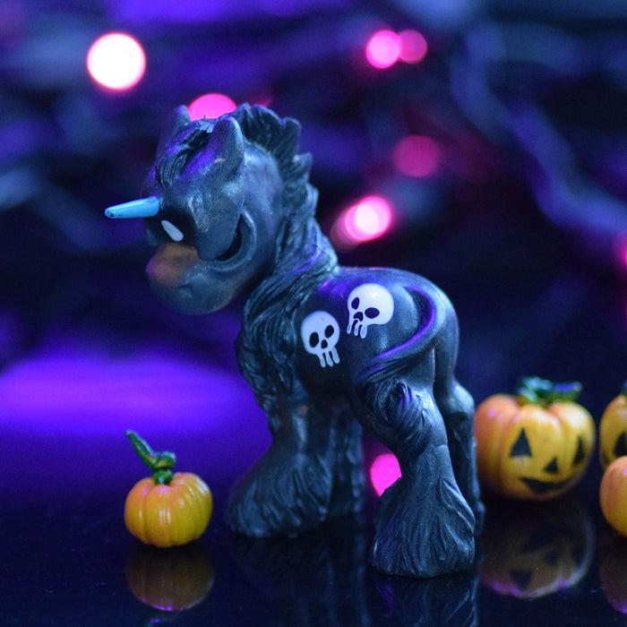 Skully Grumpicorn GumiPoni